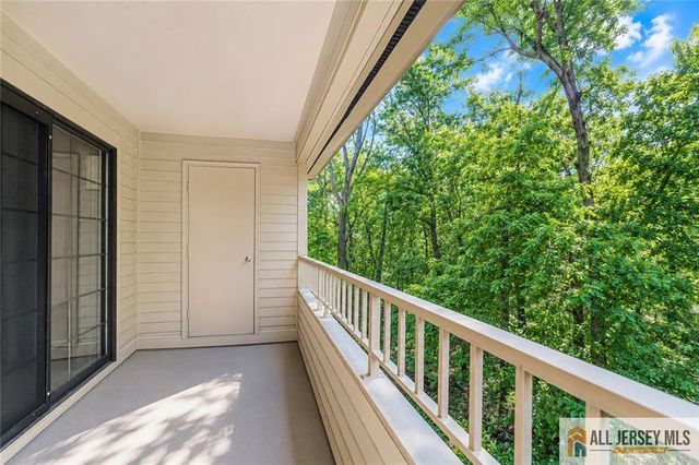 1310 Stoneridge Circle, Helmetta, NJ 08828