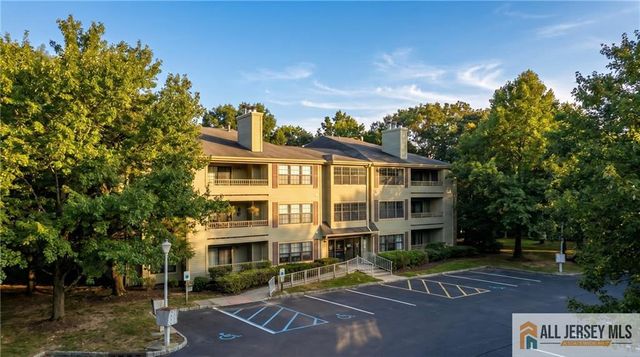 1310 Stoneridge Circle, Helmetta, NJ 08828