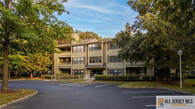 1310 Stoneridge Circle, Helmetta, NJ 08828