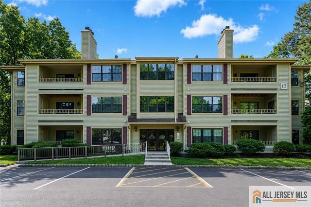 1310 Stoneridge Circle, Helmetta, NJ 08828