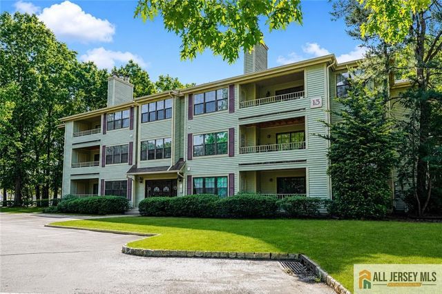 1310 Stoneridge Circle, Helmetta, NJ 08828