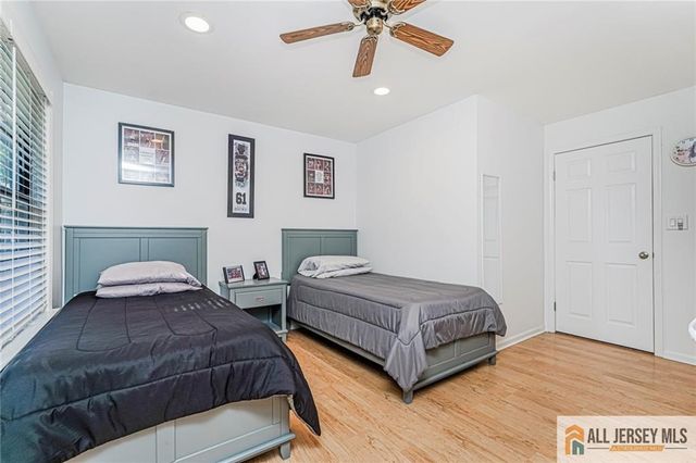 1310 Stoneridge Circle, Helmetta, NJ 08828