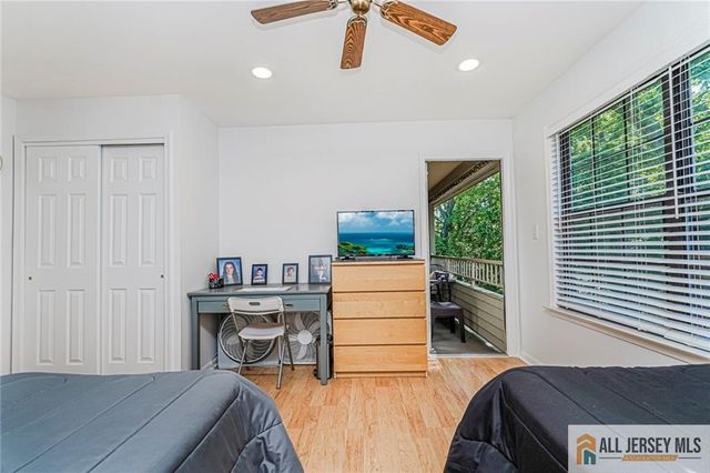 1310 Stoneridge Circle, Helmetta, NJ 08828