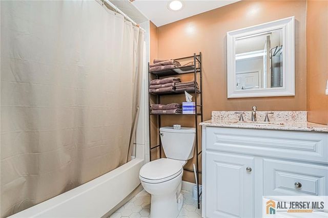 1310 Stoneridge Circle, Helmetta, NJ 08828