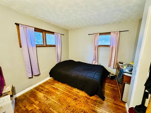 951 S 2nd St, Salina, KS 67401