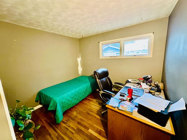 951 S 2nd St, Salina, KS 67401