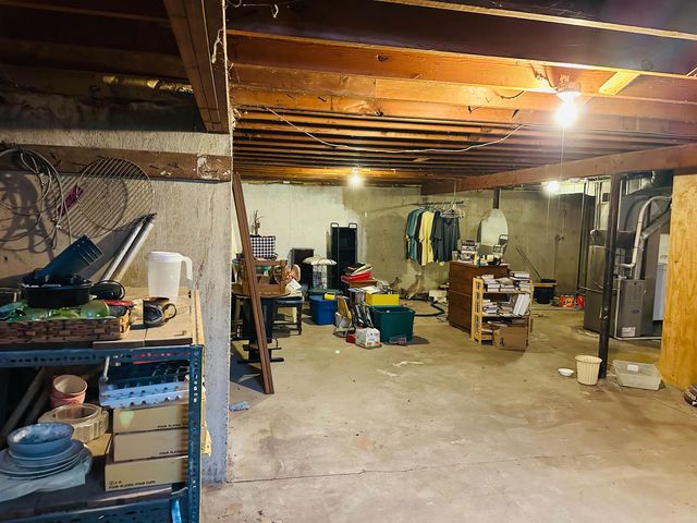 951 S 2nd St, Salina, KS 67401