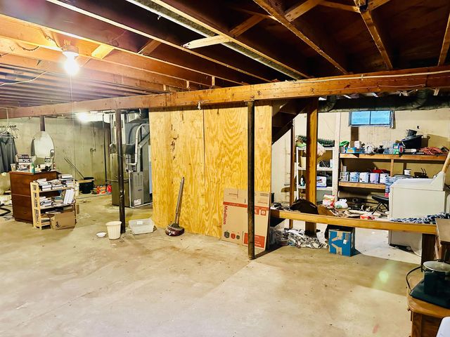 951 S 2nd St, Salina, KS 67401