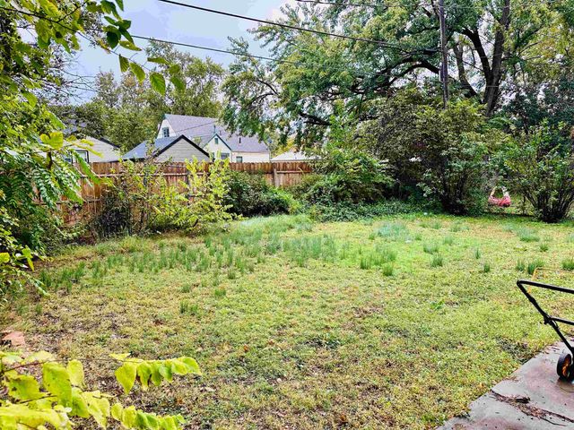 951 S 2nd St, Salina, KS 67401