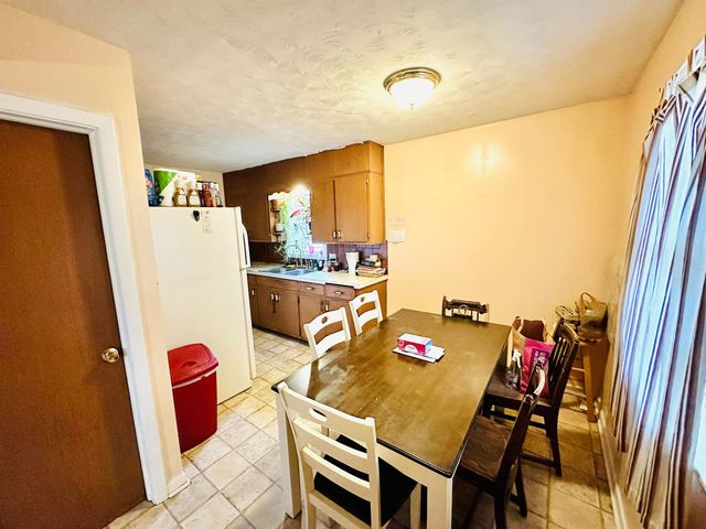 951 S 2nd St, Salina, KS 67401