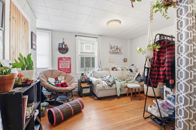 26 Washington St, Westfield, MA 01085