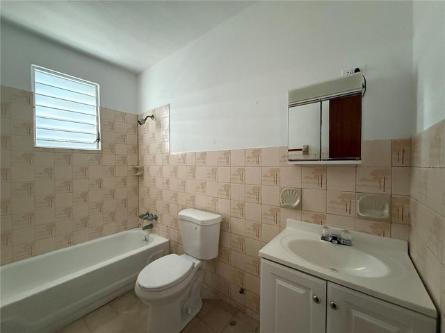1107 12 NE ST., San Juan, PR 00920
