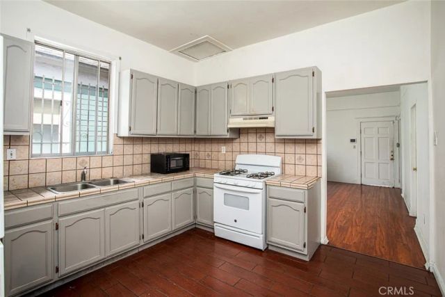 1522 W 29th, Los Angeles, CA 90007