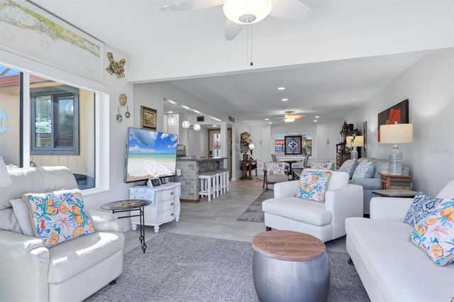 9528 ANTIQUA COVE 9528, Bradenton, FL 34210