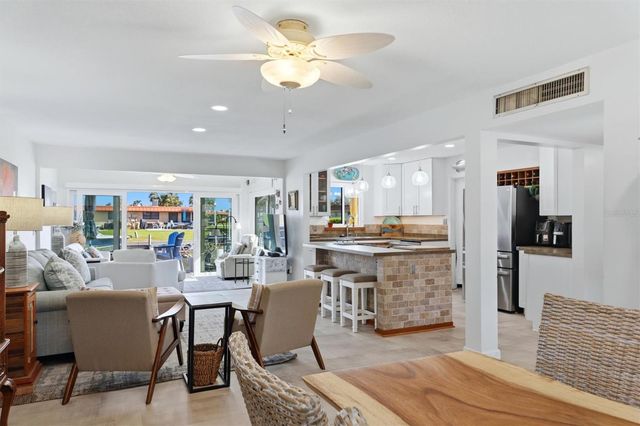 9528 ANTIQUA COVE 9528, Bradenton, FL 34210