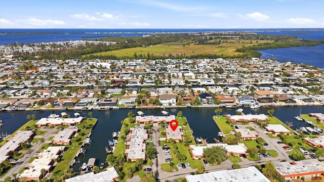 9528 ANTIQUA COVE 9528, Bradenton, FL 34210