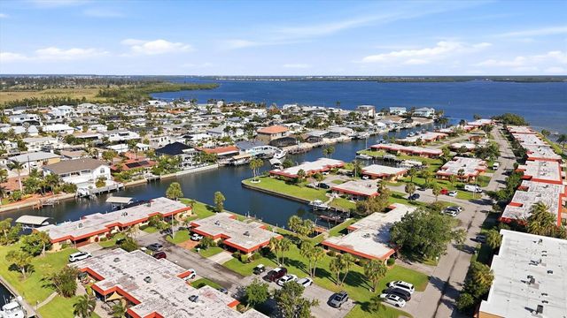9528 ANTIQUA COVE 9528, Bradenton, FL 34210
