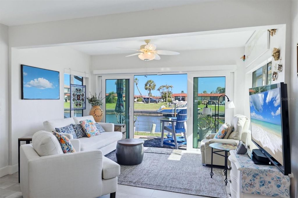 Image 19 of property listing at 9528 ANTIQUA COVE 9528, Bradenton, FL 34210