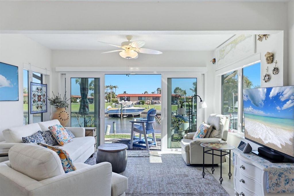 Image 3 of property listing at 9528 ANTIQUA COVE 9528, Bradenton, FL 34210