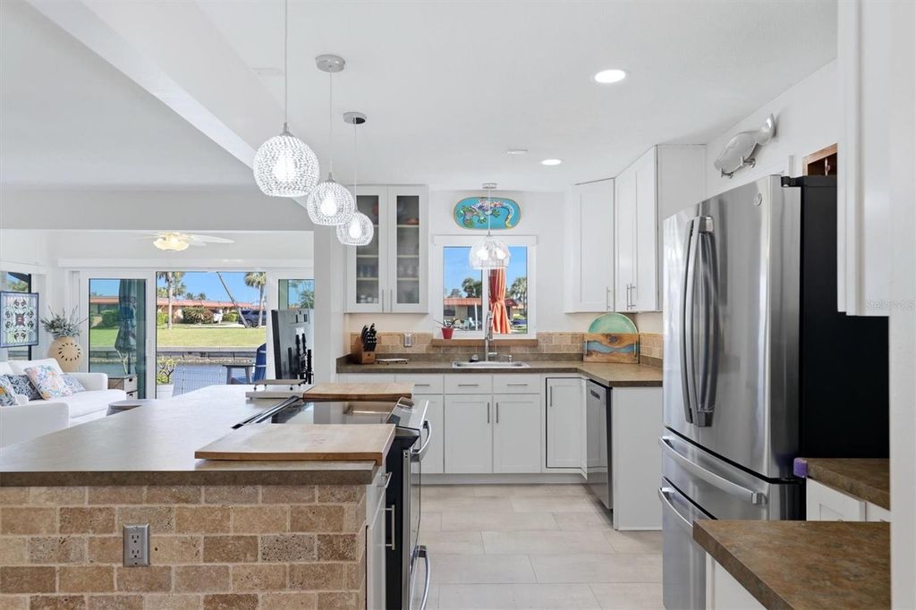 Image 24 of property listing at 9528 ANTIQUA COVE 9528, Bradenton, FL 34210