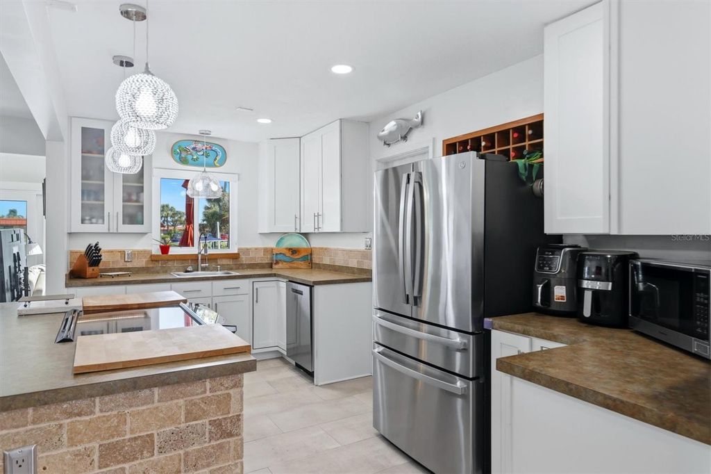 Image 25 of property listing at 9528 ANTIQUA COVE 9528, Bradenton, FL 34210