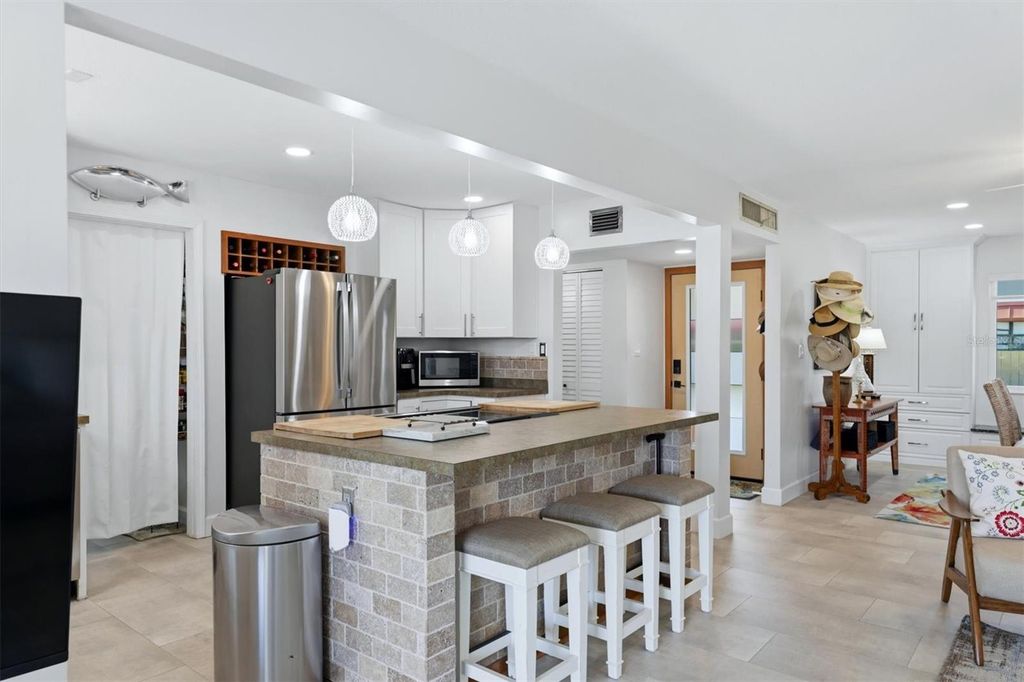 Image 28 of property listing at 9528 ANTIQUA COVE 9528, Bradenton, FL 34210