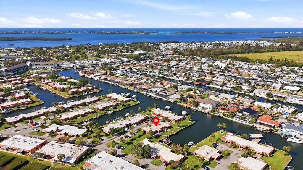 Image 42 of property listing at 9528 ANTIQUA COVE 9528, Bradenton, FL 34210