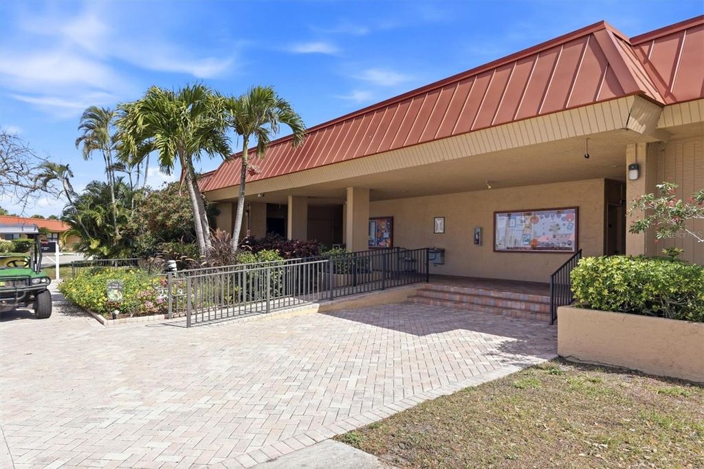 Image 45 of property listing at 9528 ANTIQUA COVE 9528, Bradenton, FL 34210