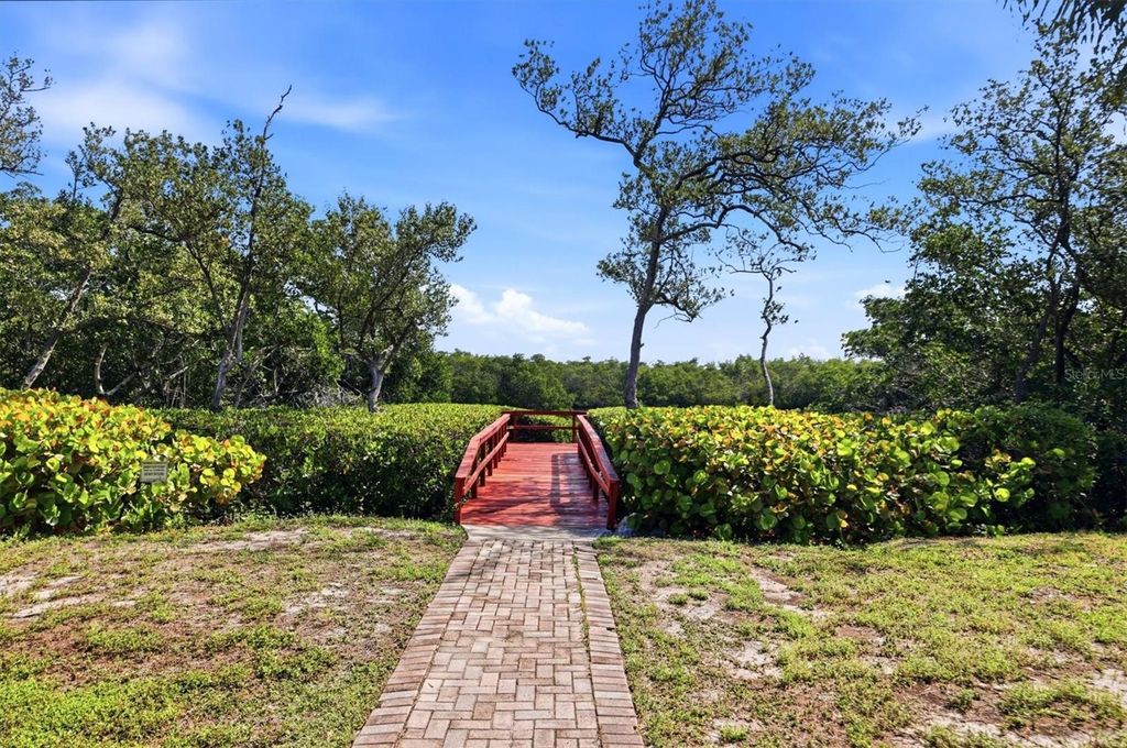 Image 55 of property listing at 9528 ANTIQUA COVE 9528, Bradenton, FL 34210