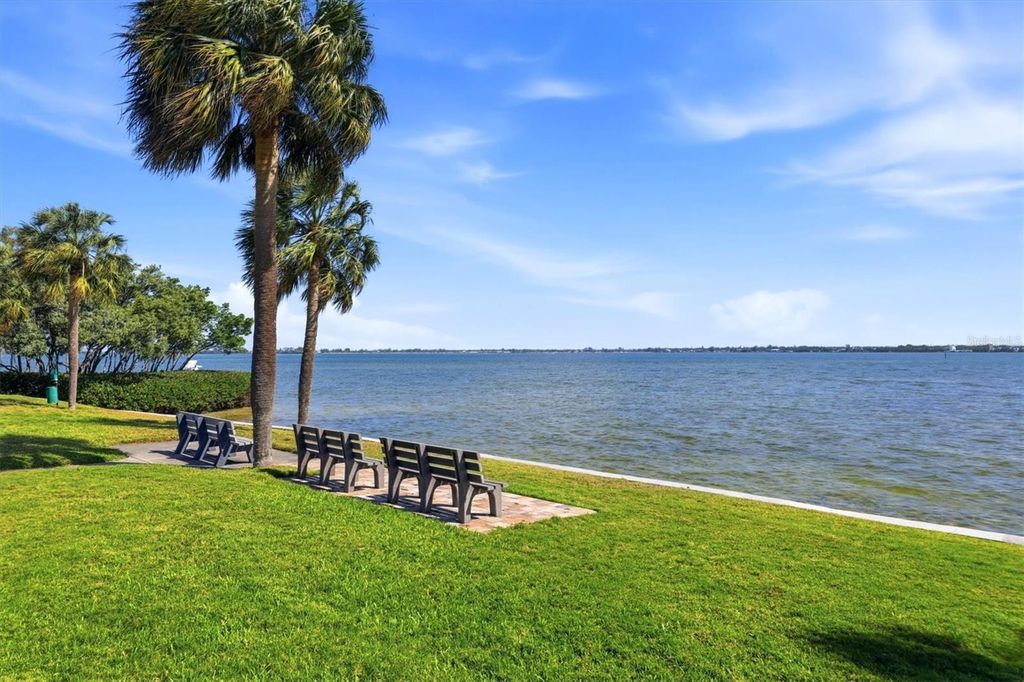 Image 58 of property listing at 9528 ANTIQUA COVE 9528, Bradenton, FL 34210