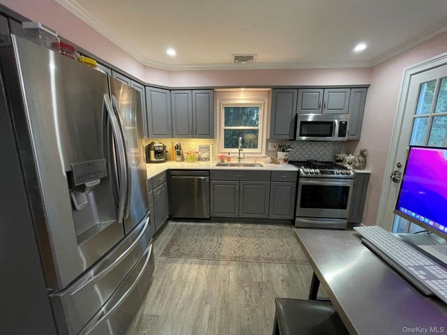 4 Beach Avenue, Northport, NY 11768