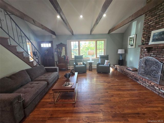 4 Beach Avenue, Northport, NY 11768