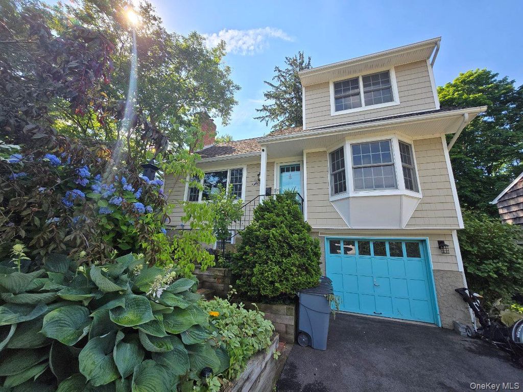 4 Beach Avenue, Northport, NY 11768