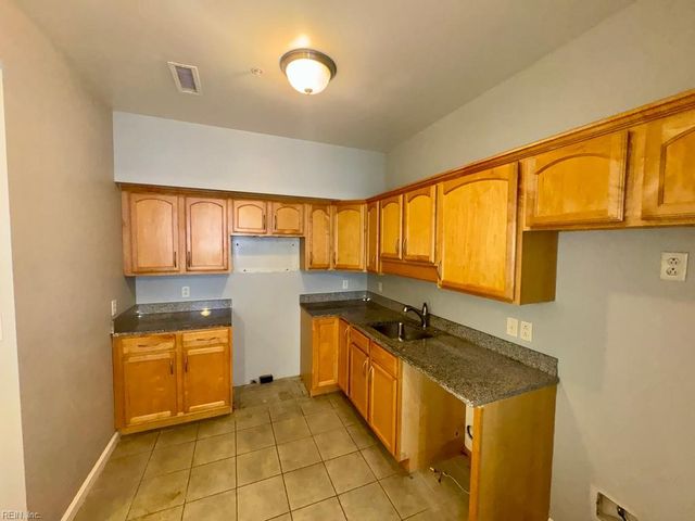 249 W Freemason St Apt 200, Norfolk, VA 23510