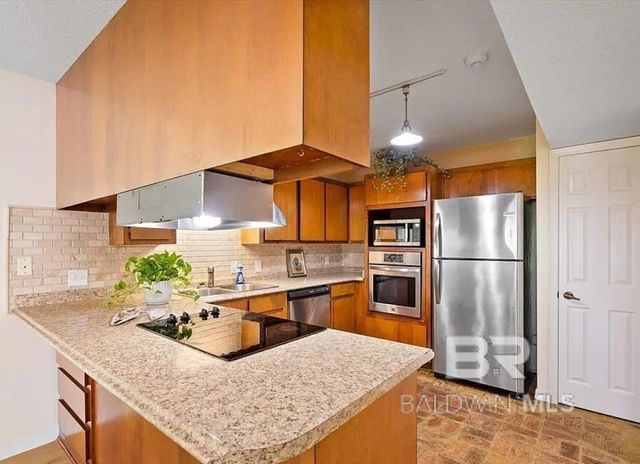 32 Lake Shore Drive, Daphne, AL 36526