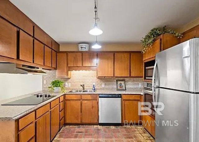 32 Lake Shore Drive, Daphne, AL 36526