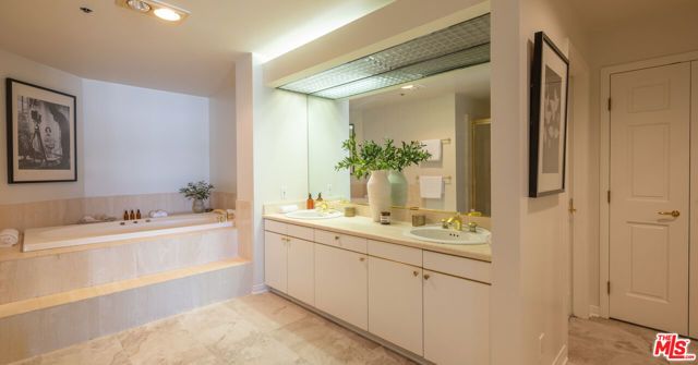 10724 Wilshire Boulevard 1106, Los Angeles, CA 90024