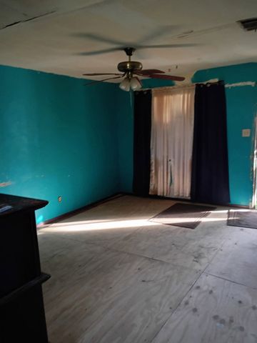 505 W 1st Street, Ferris, TX 75125