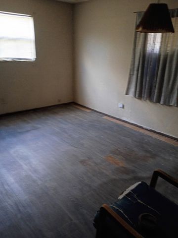 505 W 1st Street, Ferris, TX 75125