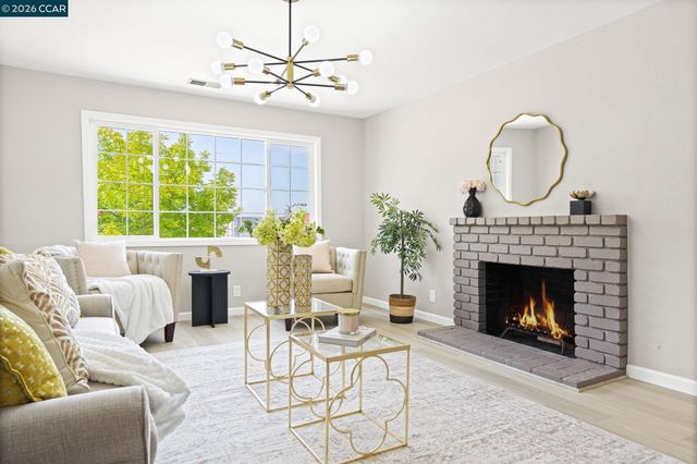 698 Mini Dr, Vallejo, CA 94589