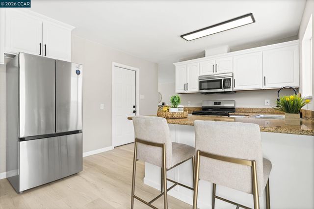 698 Mini Dr, Vallejo, CA 94589