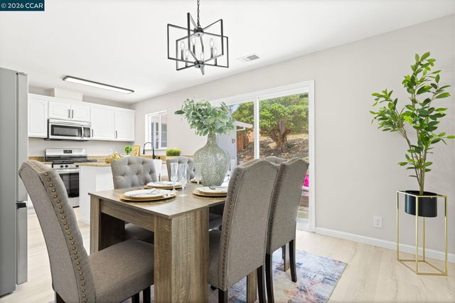 698 Mini Dr, Vallejo, CA 94589