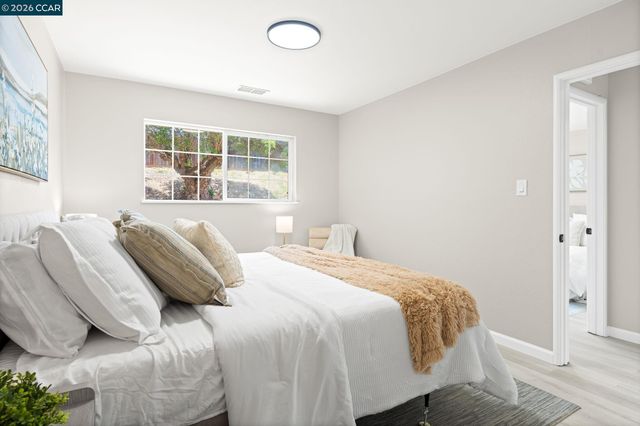 698 Mini Dr, Vallejo, CA 94589