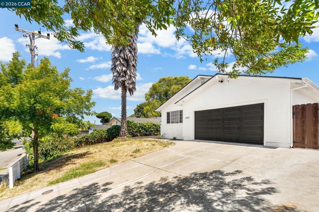 698 Mini Dr, Vallejo, CA 94589