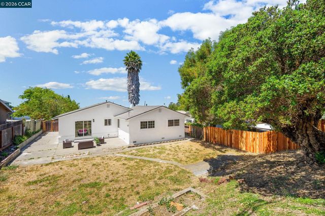 698 Mini Dr, Vallejo, CA 94589