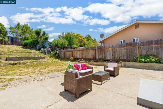 698 Mini Dr, Vallejo, CA 94589