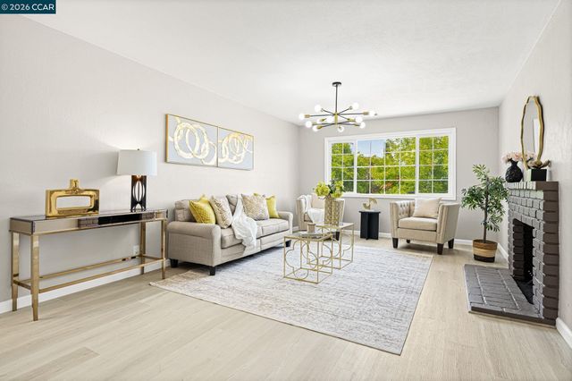 698 Mini Dr, Vallejo, CA 94589