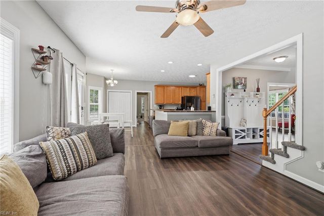 301 Forest View LN, Smithfield, VA 23430