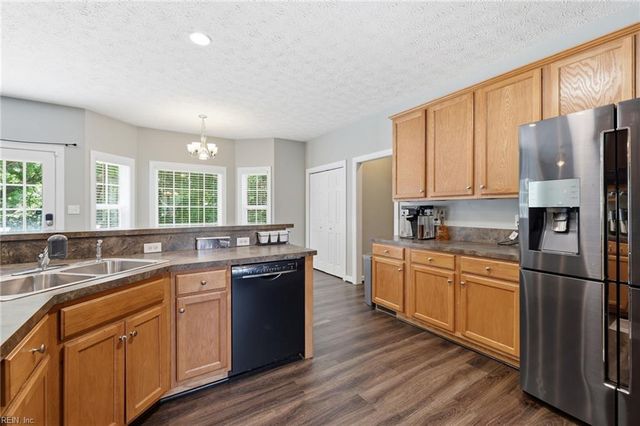 301 Forest View LN, Smithfield, VA 23430