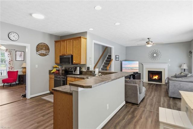 301 Forest View LN, Smithfield, VA 23430